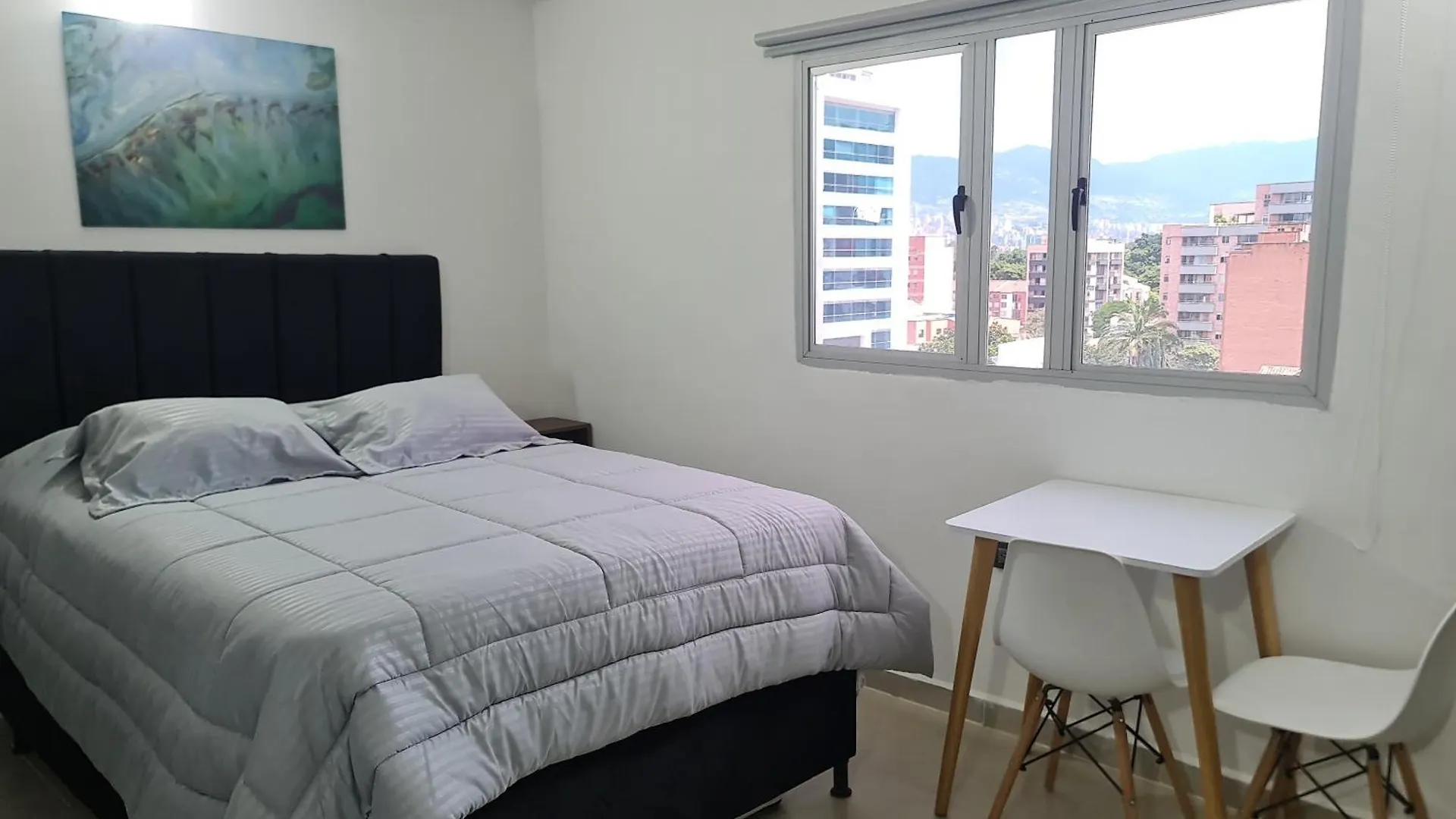 Rg33 Apartasuites Medellin