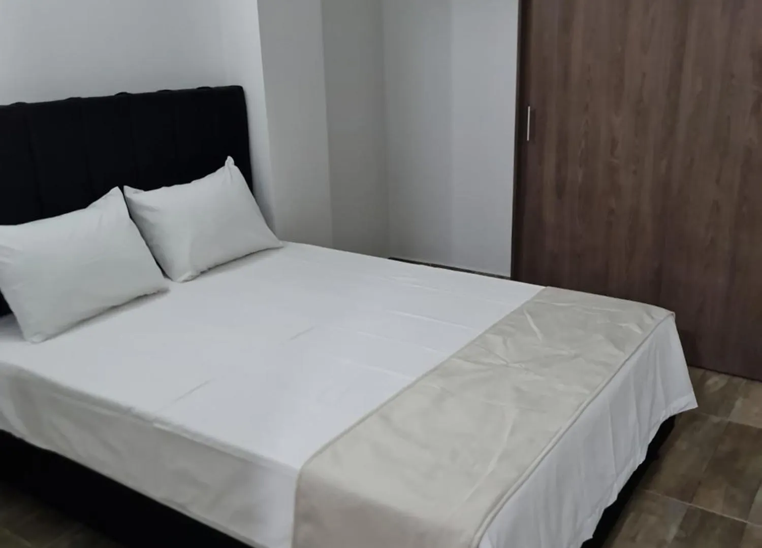 Rg33 Apartasuites Medellin Colombia