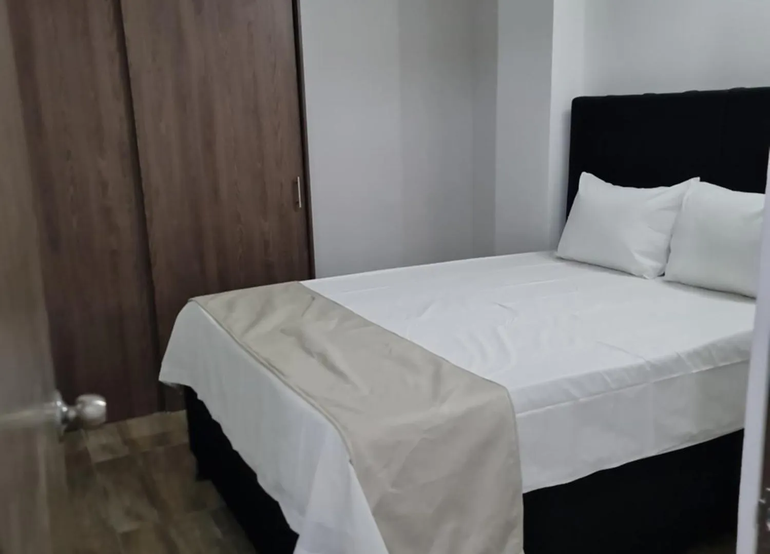 Rg33 Apartasuites Medellin 0*,  Colombia