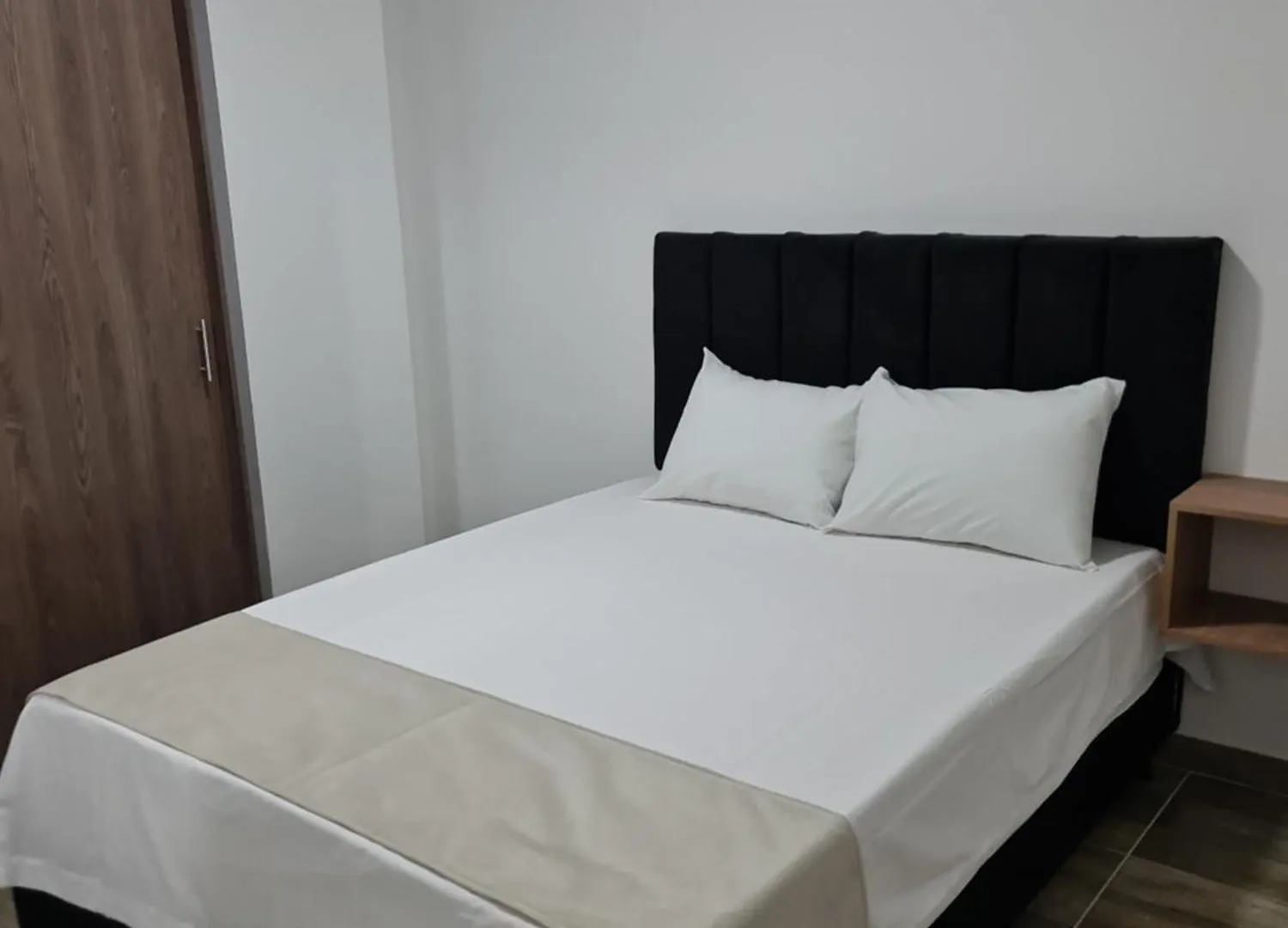 Rg33 Apartasuites Medellin Apartment