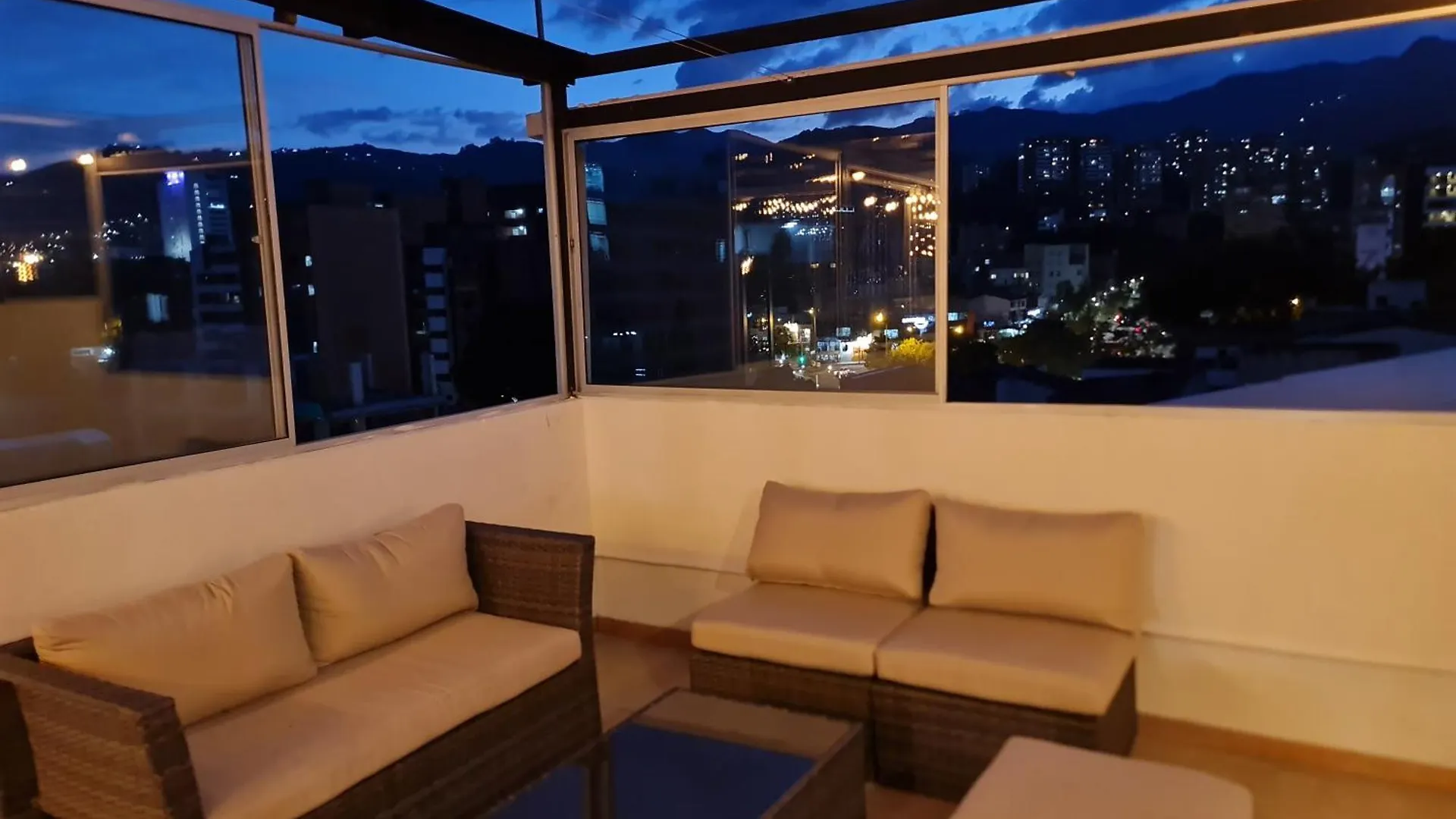 Rg33 Apartasuites Medellin Apartment