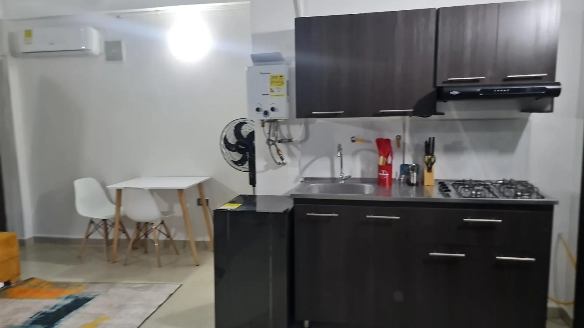 Rg33 Apartasuites 메딜린 아파트