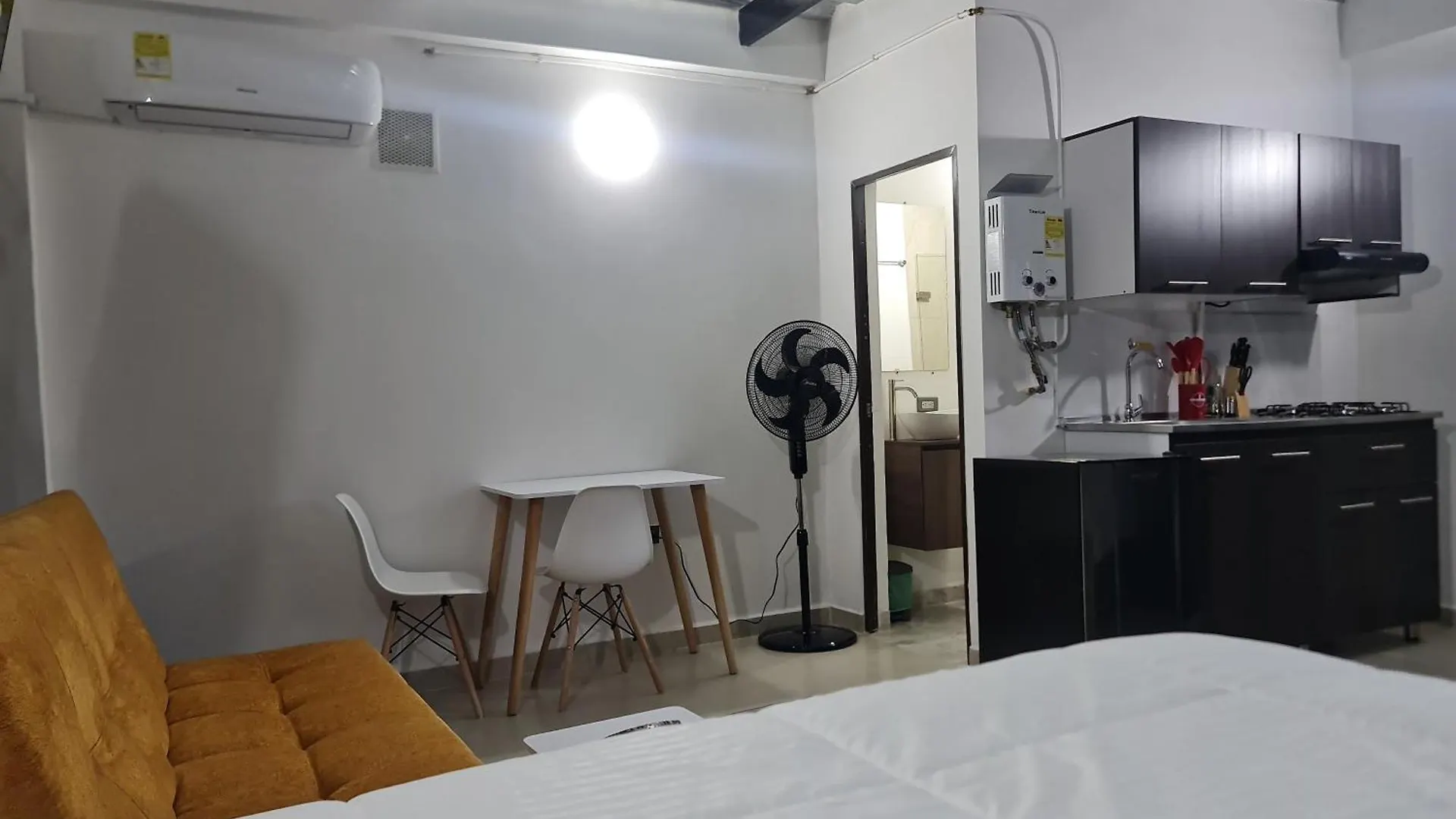 Rg33 Apartasuites Medellin 0*,  Colombia