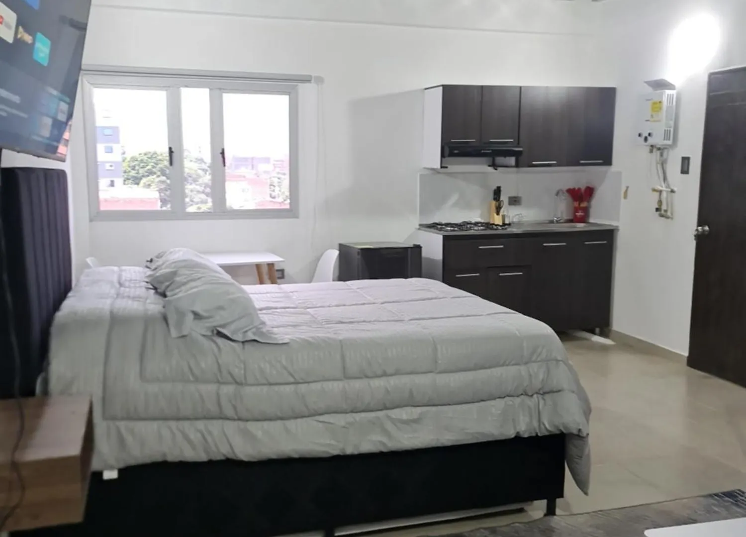 Rg33 Apartasuites 메딜린