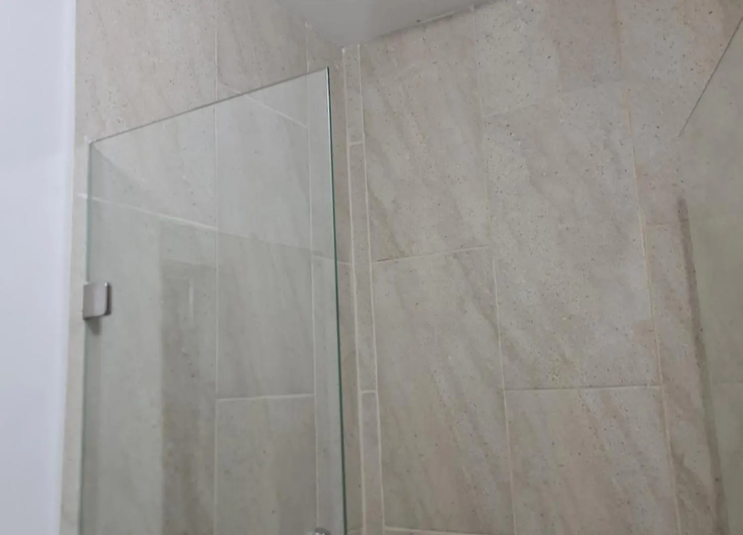 Rg33 Apartasuites 메딜린