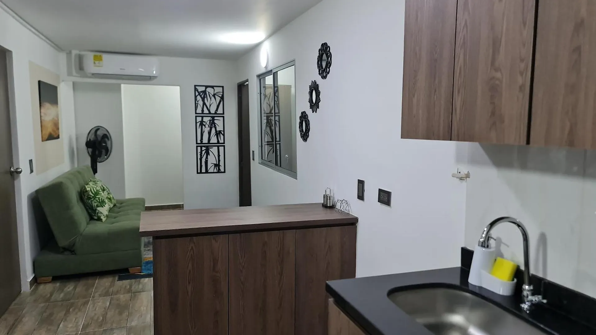 아파트 Rg33 Apartasuites 메딜린