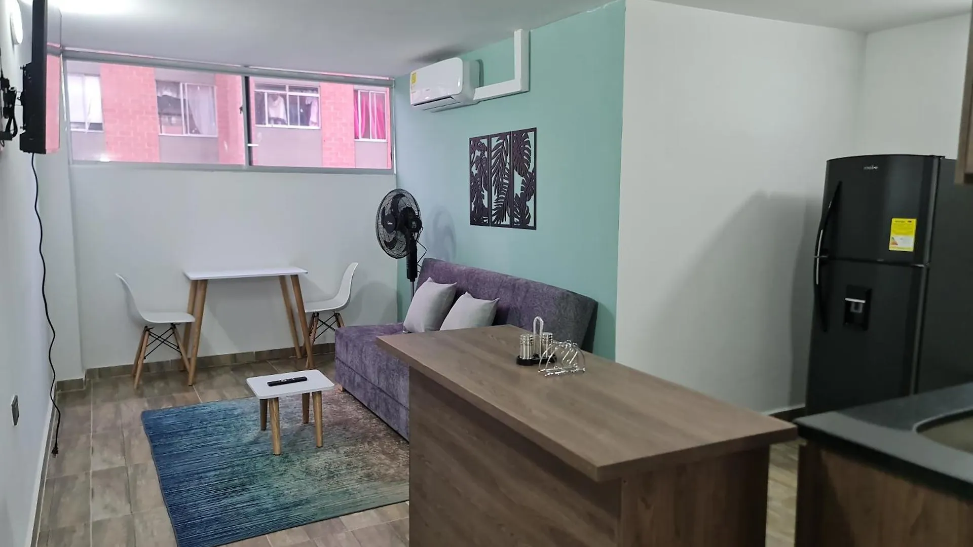 Rg33 Apartasuites 메딜린
